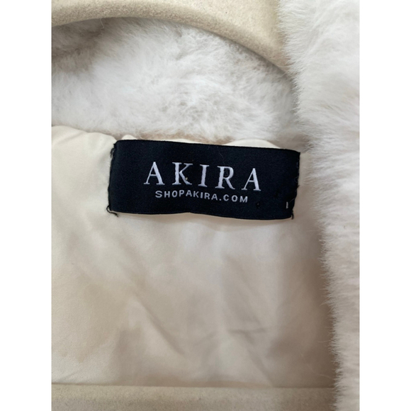 Akira White Faux Fur Cropped Coat Dayanne Glam Classy L Bride Bridal Wedding - Picture 6 of 8